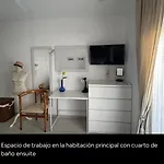 Apto. En Urbanizacion Albatros Con Salida A Playa Апартаменты